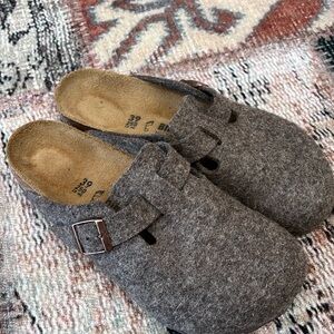 Birkenstock felted wool slides in size 8-8.5 or 39.